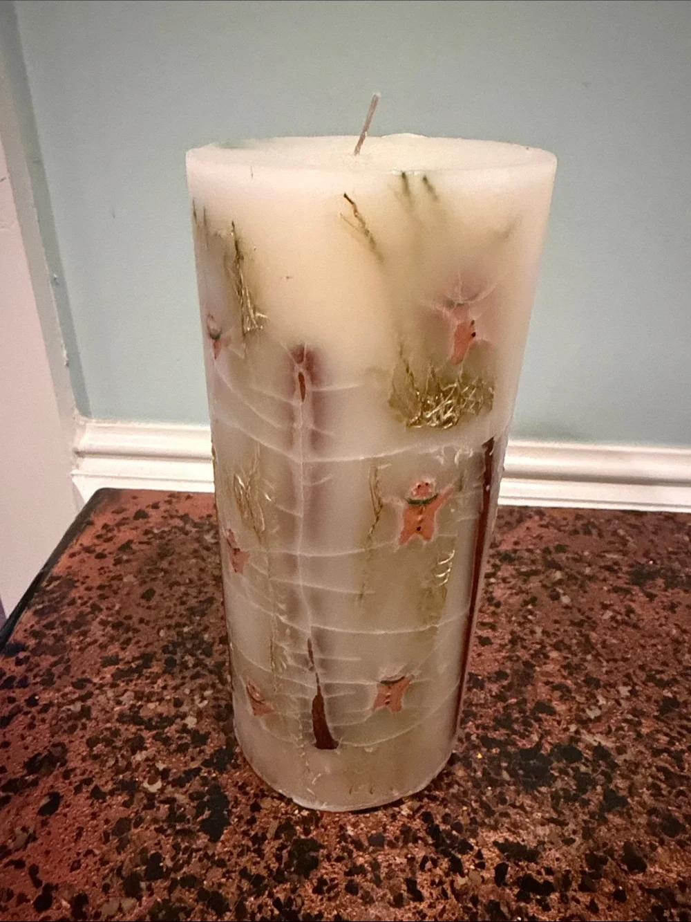 N/A cream pillar